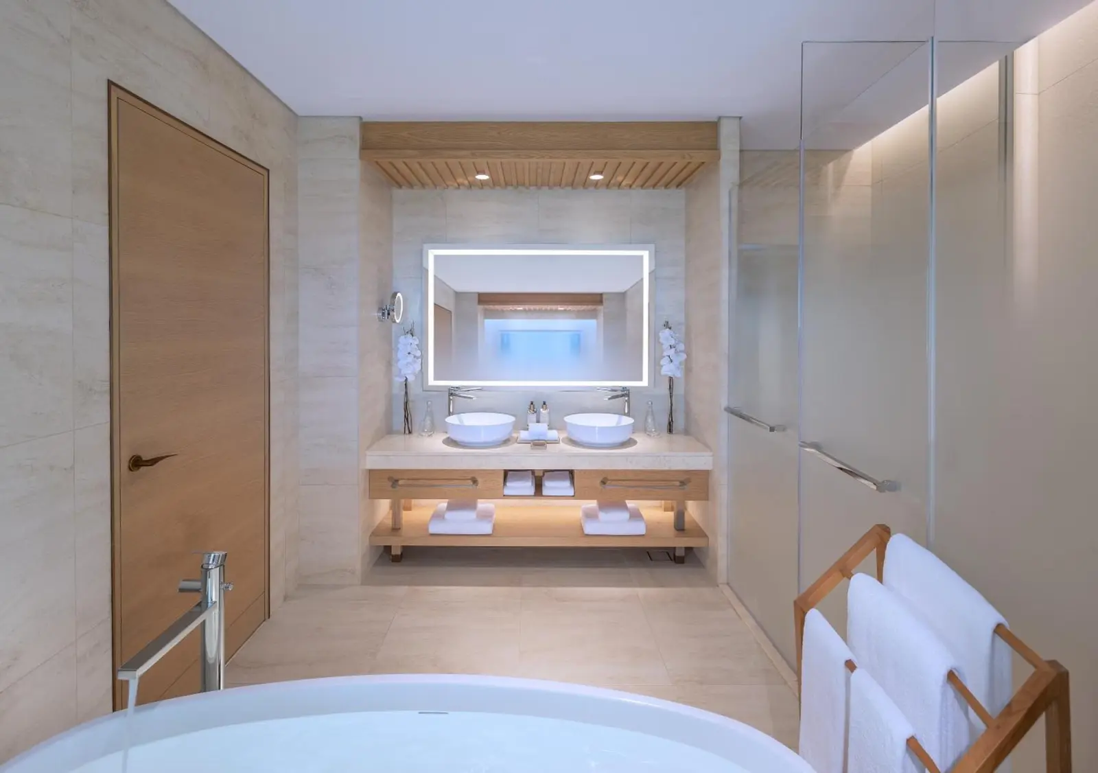 Salle de bain élégante à Anantara Mina Ras Al Khaimah Resort.