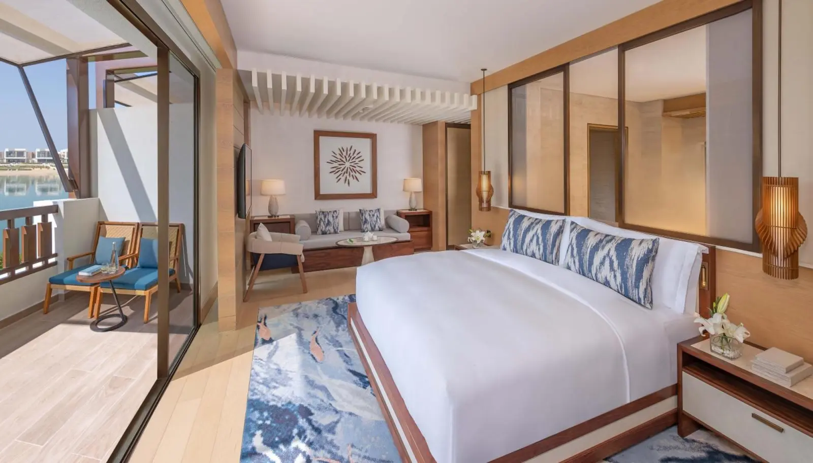 Chambre d'hôte moderne à Anantara Mina Ras Al Khaimah Resort.