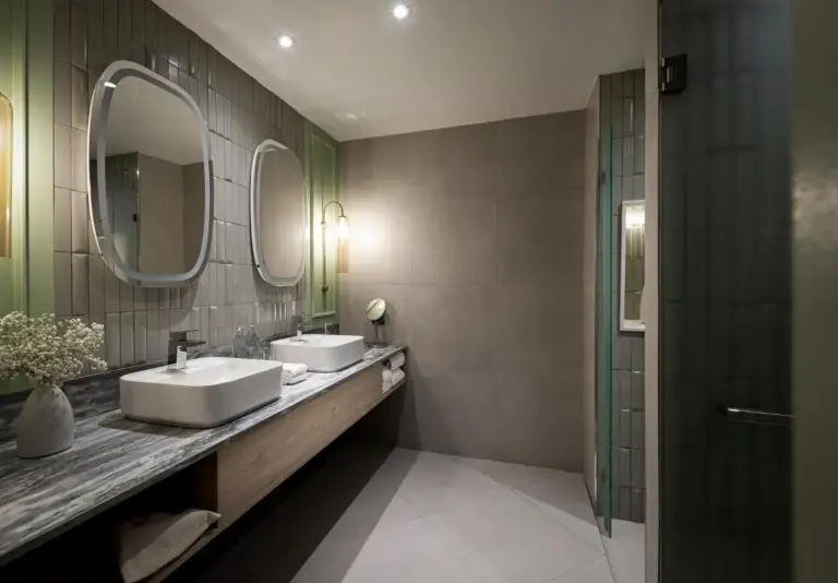 Luxuriöses Badezimmer in der Suite von La Solaya Khao Lak