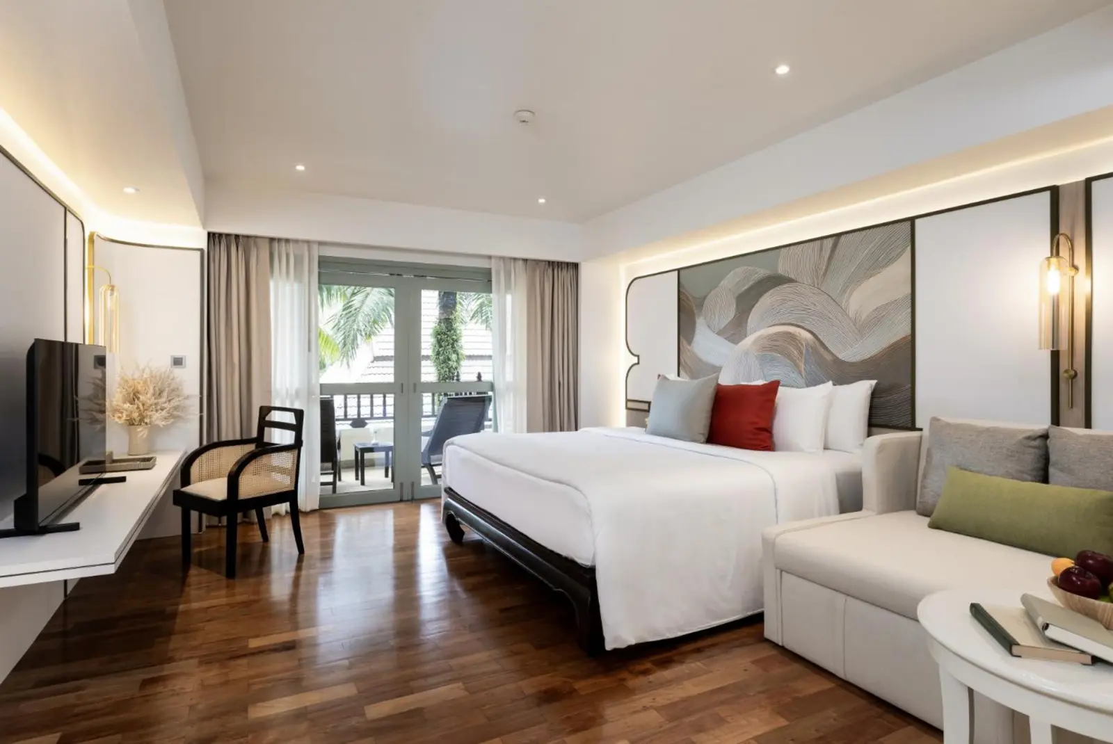 Deluxe-Zimmer im La Solaya Khao Lak mit moderner Einrichtung